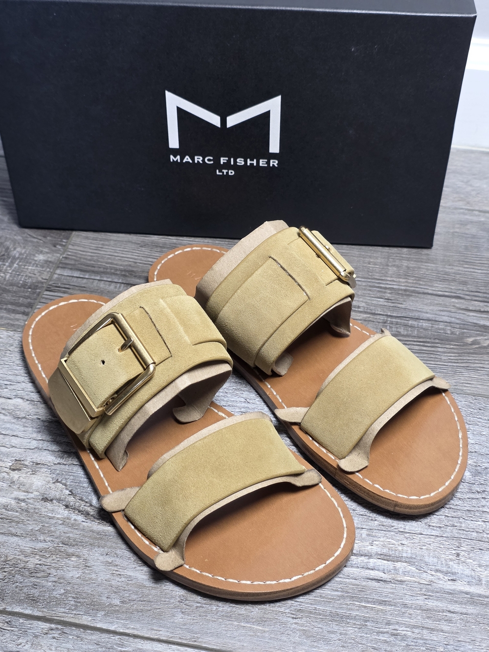Marc Fisher LTD Women's Hallyn Suede Flat Silde Sandals Sz 7 *NWB